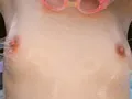背後からノンストップで乳首を責められ、連発する失禁イキ潮 サンプル5