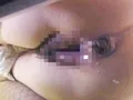 大量の糞尿が降り注ぐ便所で女性のマ●●コを凝視し、排泄隠し撮りの究極の幻想を体験する サンプル4